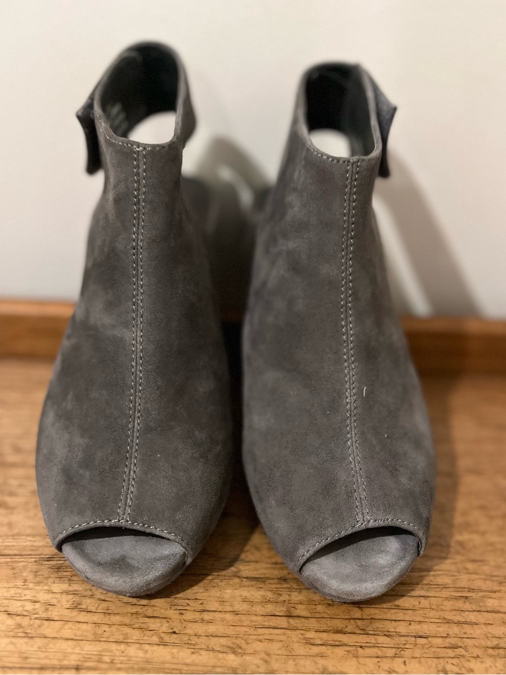 Chocolat Blu Cutout Wedge Size 7.5